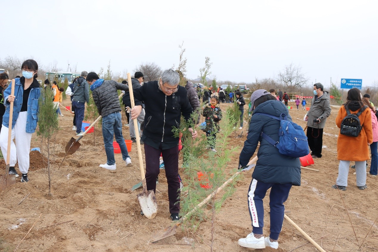 播種綠意 擁抱春天！康茂峰第二屆義務(wù)植樹活動圓滿結(jié)束